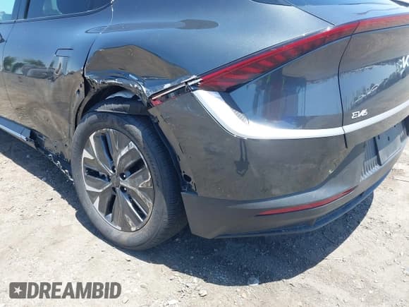 ✅ 2024 Kia EV6 Wind • VIN: KNDC34LA9R5622144 • Lot: 42575363. Listed on IAAI with 5,790 mi. Free auction sales archive from the USA and detailed vehicle history report at DreamBid. Image 21.