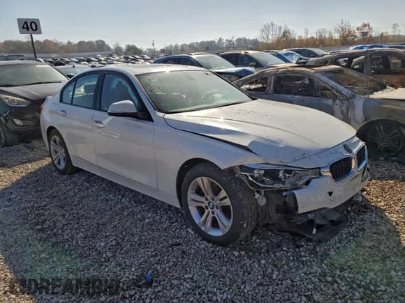 ✅ 2016 BMW 3 Series 328i • VIN: WBA8E9G53GNU30108 • Lot: 96818085. Wystawiony na Copart z przebiegiem 63 153 mil. Bezpłatny archiwum sprzedaży aukcyjnych z USA i szczegółowy raport historii pojazdu na DreamBid. Zdjęcie 4.