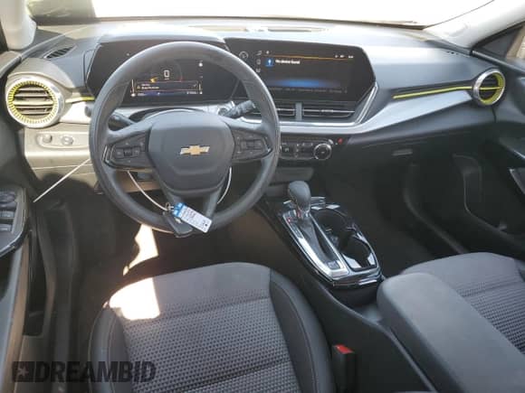 2024 Chevrolet Trax LT with VIN KL77LHE25RC058158, listed as a Copart auction lot 80517855 with 27,259 mi miles and Salvage title. Bid and sale history available at DreamBid. Image 8.