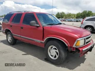 ✅ 1995 Chevrolet Blazer • VIN: 1GNDT13W2S2244651 • Lot: 63867345. Wystawiony na Copart z przebiegiem 152 182 mil. Bezpłatny archiwum sprzedaży aukcyjnych z USA i szczegółowy raport historii pojazdu na DreamBid. Zdjęcie 4.