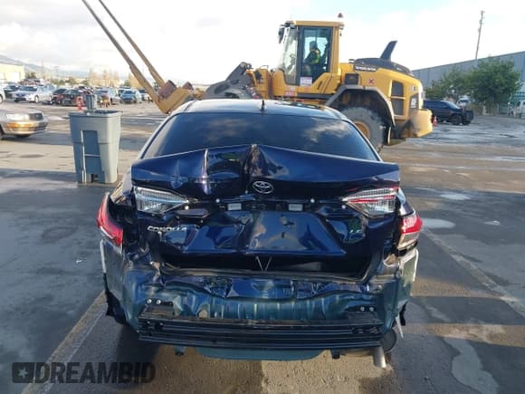 ✅ 2024 Toyota Corolla LE • VIN: JTDB4MEE2RJ015423 • Lot: 43763718. Listed on IAAI with 22,587 mi. Free auction sales archive from the USA and detailed vehicle history report at DreamBid. Image 6.