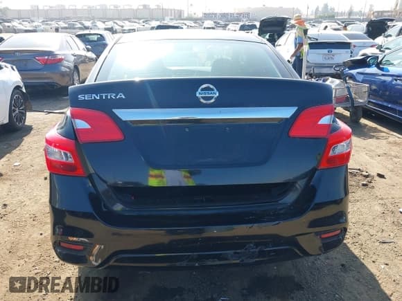 ✅ 2018 Nissan Sentra SR • VIN: 3N1AB7AP4JY326977 • Lot: 43605101. Listed on IAAI with 124,500 mi. Free auction sales archive from the USA and detailed vehicle history report at DreamBid. Image 16.