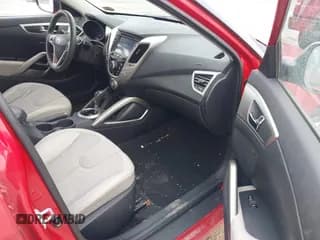 ✅ 2012 Hyundai Veloster w/Gray Int • VIN: KMHTC6AD8CU051571 • Lot: 41637923. Wystawiony na IAAI z przebiegiem 141 897 mil. Bezpłatny archiwum sprzedaży aukcyjnych z USA i szczegółowy raport historii pojazdu na DreamBid. Zdjęcie 5.