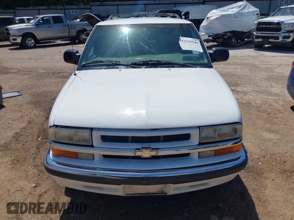 ✅ 1999 Chevrolet Blazer LS • VIN: 1GNCS13W8X2164714 • Лот: 42239549. Опубликован ранее на IAAI с пробегом 233 439 миль. Бесплатный доступ к архиву аукционных продаж из США и подробный отчёт об истории автомобиля на DreamBid. Изображение 6.