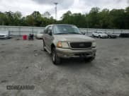 ✅ 2002 Ford Expedition Eddie Bauer • VIN: 1FMPU18L72LA62855 • Lot: 72004314. Wystawiony na Copart z przebiegiem 176 600 mil. Bezpłatny archiwum sprzedaży aukcyjnych z USA i szczegółowy raport historii pojazdu na DreamBid. Zdjęcie 11.