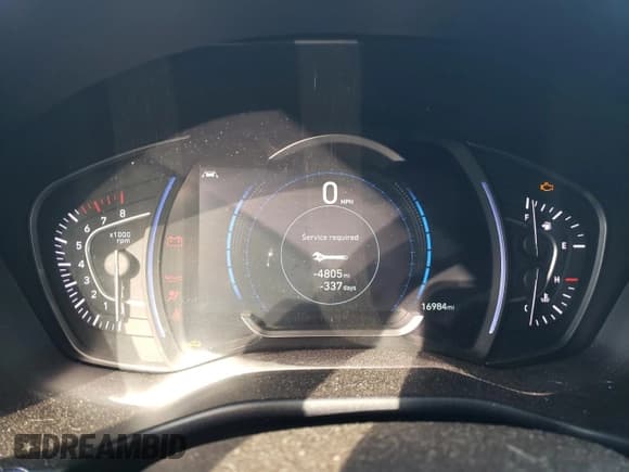 ✅ 2020 Hyundai Santa Fe Limited • VIN: 5NMS5CAA1LH238852 • Lot: 42252353. Wystawiony na Copart z przebiegiem 16 984 mil. Bezpłatny archiwum sprzedaży aukcyjnych z USA i szczegółowy raport historii pojazdu na DreamBid. Zdjęcie 9.