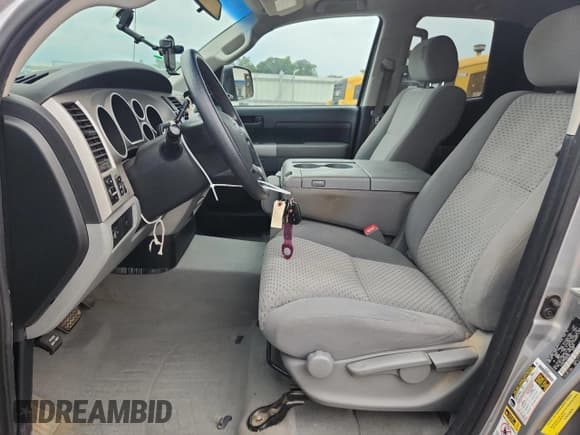 ✅ 2009 Toyota Tundra • VIN: 5TFBW54179X092865 • Lot: 64376105. Listed on Copart with 161,478 mi. Free auction sales archive from the USA and detailed vehicle history report at DreamBid. Image 7.