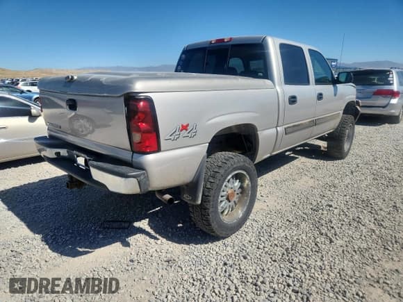 ✅ 2007 Chevrolet Silverado 1500 LS • VIN: 2GCEK13V471127474 • Lot: 81689825. Listed on Copart with 221,709 mi. Free auction sales archive from the USA and detailed vehicle history report at DreamBid. Image 3.