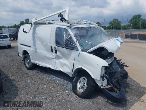 ✅ 2012 Chevrolet Express Cargo • VIN: 1GCWGFCA8C1181277 • Lot: 42538758. Wystawiony na IAAI z przebiegiem Nie podano. Bezpłatny archiwum sprzedaży aukcyjnych z USA i szczegółowy raport historii pojazdu na DreamBid. Zdjęcie 1.