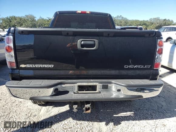 ✅ 2004 Chevrolet Silverado 1500 LS • VIN: 1GCEK14T14Z220632 • Лот: 81222004. Опубликован ранее на Copart с пробегом 230 793 миль. Бесплатный доступ к архиву аукционных продаж из США и подробный отчёт об истории автомобиля на DreamBid. Изображение 6.