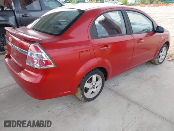 ✅ 2007 Chevrolet Aveo LT • VIN: KL1TG566X7B153881 • Lot: 42626501. Wystawiony na IAAI z przebiegiem 122 555 mil. Bezpłatny archiwum sprzedaży aukcyjnych z USA i szczegółowy raport historii pojazdu na DreamBid. Zdjęcie 4.