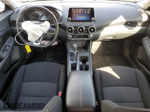 ✅ 2022 Nissan Sentra SV • VIN: 3N1AB8CV1NY233292 • Lot: 84253065. Listed on Copart with 71,926 mi. Free auction sales archive from the USA and detailed vehicle history report at DreamBid. Image 8.