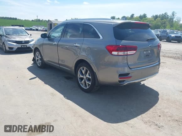 ✅ 2017 Kia Sorento SX • VIN: 5XYPKDA56HG242677 • Lot: 42244093. Listed on IAAI with 98,644 mi. Free auction sales archive from the USA and detailed vehicle history report at DreamBid. Image 3.