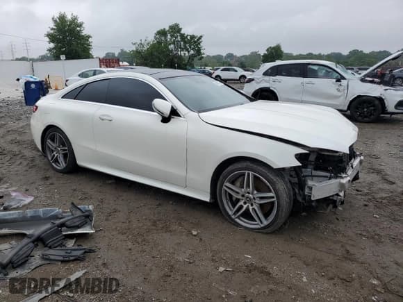 ✅ 2018 Mercedes-Benz E 400 • VIN: WDD1J6GBXJF014391 • Lot: 54881765. Wystawiony na Copart z przebiegiem 126 535 mil. Bezpłatny archiwum sprzedaży aukcyjnych z USA i szczegółowy raport historii pojazdu na DreamBid. Zdjęcie 4.