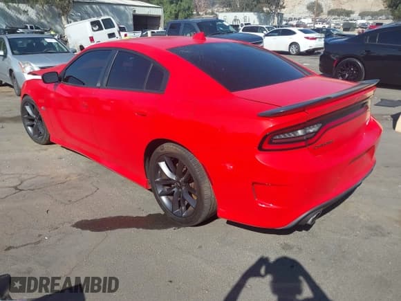 ✅ 2019 Dodge Charger Scat Pack • VIN: 2C3CDXGJ2KH742332 • Lot: 43631916. Wystawiony na IAAI z przebiegiem 79 812 mil. Bezpłatny archiwum sprzedaży aukcyjnych z USA i szczegółowy raport historii pojazdu na DreamBid. Zdjęcie 3.