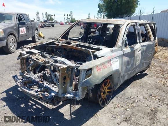 ✅ 2019 Chevrolet Tahoe LT • VIN: 1GNSKBKC6KR161514 • Lot: 42934341. Listed on IAAI with Not provided. Free auction sales archive from the USA and detailed vehicle history report at DreamBid. Image 2.