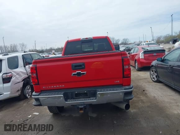 ✅ 2015 Chevrolet Silverado 2500HD LTZ • VIN: 1GC1KWE83FF616085 • Lot: 41987956. Listed on IAAI with 72,950 mi. Free auction sales archive from the USA and detailed vehicle history report at DreamBid. Image 16.