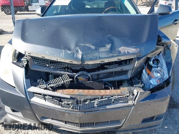 ✅ 2011 Cadillac CTS Luxury • VIN: 1G6DG8EY6B0110647 • Lot: 43622474. Wystawiony na IAAI z przebiegiem 177 090 mil. Bezpłatny archiwum sprzedaży aukcyjnych z USA i szczegółowy raport historii pojazdu na DreamBid. Zdjęcie 6.