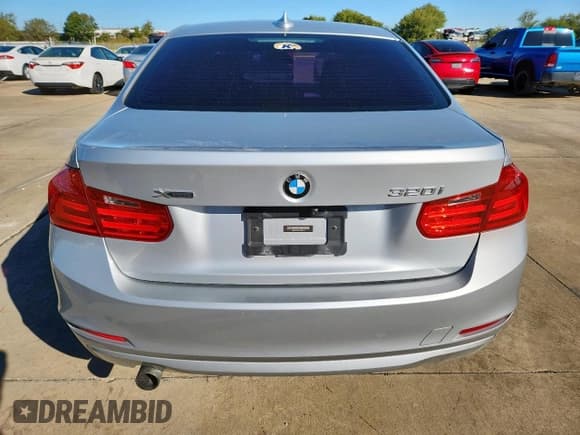 ✅ 2015 BMW 3 Series 320i xDrive • VIN: WBA3C3C57FP664273 • Lot: 82778515. Listed on Copart with 123,839 mi. Free auction sales archive from the USA and detailed vehicle history report at DreamBid. Image 6.
