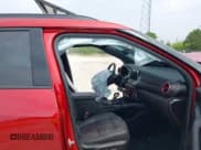 ✅ 2021 Chevrolet Blazer RS • VIN: 3GNKBKRS4MS570818 • Lot: 42511827. Wystawiony na IAAI z przebiegiem 28 519 mil. Bezpłatny archiwum sprzedaży aukcyjnych z USA i szczegółowy raport historii pojazdu na DreamBid. Zdjęcie 5.