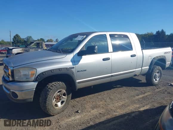 2008 Dodge 1500 SLT with VIN 3D7KS19D68G127007, listed as a IAAI auction lot 43111391 with 146,998 mi miles and . Bid and sale history available at DreamBid. Image 14.