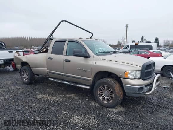 2005 Dodge 3500 SLT z VIN 3D7LS38C25G742321, wystawiony jako IAAI lot #41311486 z przebiegiem 244 511 mil mil oraz . Historia ofert i sprzedaży dostępna na DreamBid. Obrazek 1.