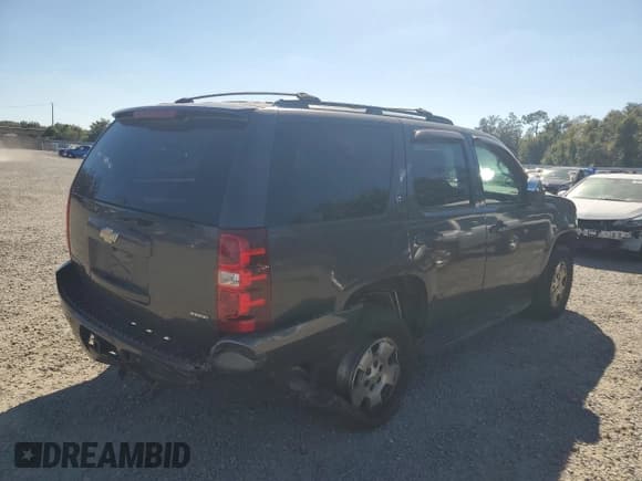 ✅ 2010 Chevrolet Tahoe LT • VIN: 1GNUCBE08AR282311 • Lot: 86549325. Listed on Copart with 307,093 mi. Free auction sales archive from the USA and detailed vehicle history report at DreamBid. Image 3.