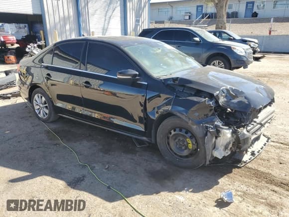 ✅ 2015 Volkswagen Jetta SE • VIN: 3VWD07AJ4FM282387 • Лот: 48435015. Опубликован ранее на Copart с пробегом 177 857 миль. Бесплатный доступ к архиву аукционных продаж из США и подробный отчёт об истории автомобиля на DreamBid. Изображение 4.