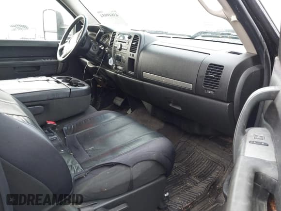 ✅ 2011 Chevrolet Silverado 1500 LT • VIN: 3GCPKSE33BG191046 • Лот: 43849954. Опубликован ранее на IAAI с пробегом 220 466 миль. Бесплатный доступ к архиву аукционных продаж из США и подробный отчёт об истории автомобиля на DreamBid. Изображение 5.