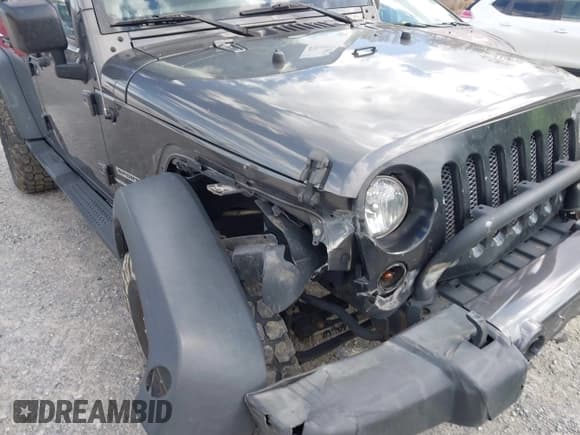 ✅ 2018 Jeep Wrangler Unlimited Sport S • VIN: 1C4HJWDG2JL930461 • Lot: 42042644. Listed on IAAI with 136,530 mi. Free auction sales archive from the USA and detailed vehicle history report at DreamBid. Image 17.