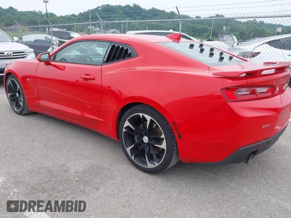 ✅ 2018 Chevrolet Camaro 1SS • VIN: 1G1FF1R73J0118276 • Лот: 42487535. Опубликован ранее на IAAI с пробегом 199 232 миль. Бесплатный доступ к архиву аукционных продаж из США и подробный отчёт об истории автомобиля на DreamBid. Изображение 3.