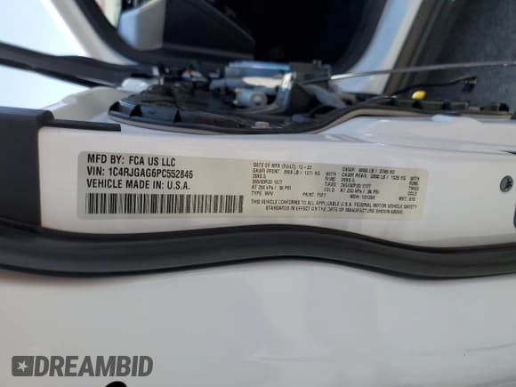 ✅ 2023 Jeep Grand Cherokee Altitude • VIN: 1C4RJGAG6PC552846 • Lot: 62096215. Listed on Copart with 62,225 mi. Free auction sales archive from the USA and detailed vehicle history report at DreamBid. Image 14.