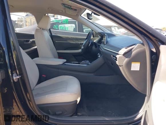 ✅ 2023 Hyundai Sonata SEL • VIN: KMHL34JJ2PA070506 • Lot: 43637719. Listed on IAAI with 34,493 mi. Free auction sales archive from the USA and detailed vehicle history report at DreamBid. Image 5.