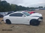 ✅ 2019 Dodge Charger Scat Pack • VIN: 2C3CDXGJ4KH740193 • Lot: 43296781. Wystawiony na IAAI z przebiegiem 48 737 mil. Bezpłatny archiwum sprzedaży aukcyjnych z USA i szczegółowy raport historii pojazdu na DreamBid. Zdjęcie 14.