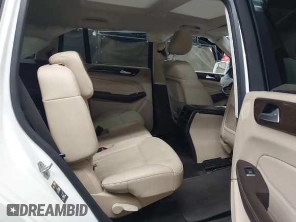 ✅ 2018 Mercedes-Benz GL 450 • VIN: 4JGDF6EE6JA998590 • Лот: 41979357. Опубликован ранее на IAAI с пробегом Не указан. Бесплатный доступ к архиву аукционных продаж из США и подробный отчёт об истории автомобиля на DreamBid. Изображение 8.