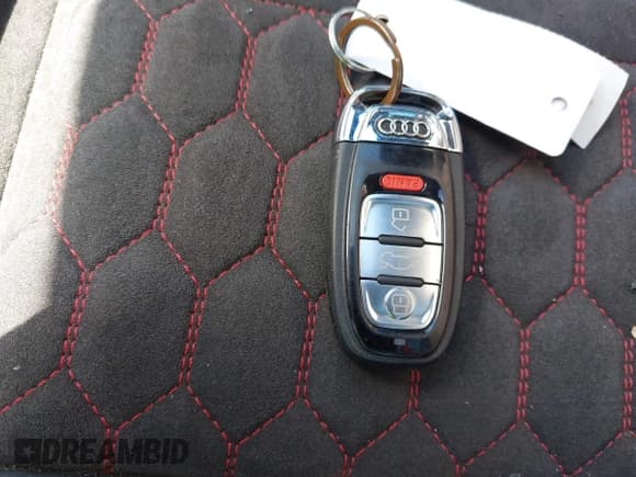 ✅ 2017 Audi RS 7 • VIN: WUAWRBFC4HN902942 • Lot: 42314707. Wystawiony na IAAI z przebiegiem 46 195 mil. Bezpłatny archiwum sprzedaży aukcyjnych z USA i szczegółowy raport historii pojazdu na DreamBid. Zdjęcie 11.