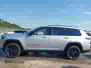 2025 Jeep Grand Cherokee Limited with VIN 1C4RJJBG5S8672323, listed as a IAAI auction lot 43060461 with 4,805 mi miles and . Bid and sale history available at DreamBid. Image 15.