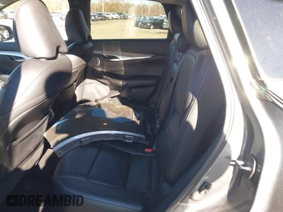 ✅ 2019 Infiniti QX50 Essential • VIN: 3PCAJ5M31KF119246 • Lot: 43652461. Wystawiony na IAAI z przebiegiem 55 230 mil. Bezpłatny archiwum sprzedaży aukcyjnych z USA i szczegółowy raport historii pojazdu na DreamBid. Zdjęcie 8.