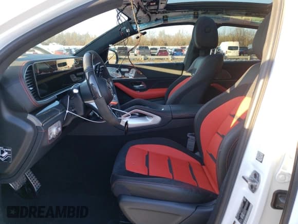 ✅ 2024 Mercedes-Benz GLE 63 S AMG • VIN: 4JGFD8KB8RB133338 • Lot: 41456825. Listed on Copart with 3,976 mi. Free auction sales archive from the USA and detailed vehicle history report at DreamBid. Image 7.