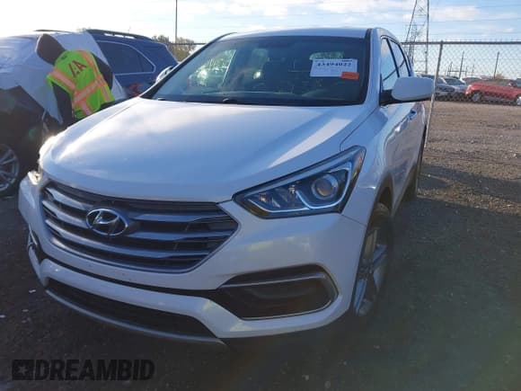 ✅ 2017 Hyundai Santa Fe 2.4L • VIN: 5NMZTDLB0HH023101 • Лот: 43494022. Опубликован ранее на IAAI с пробегом 104 605 миль. Бесплатный доступ к архиву аукционных продаж из США и подробный отчёт об истории автомобиля на DreamBid. Изображение 2.