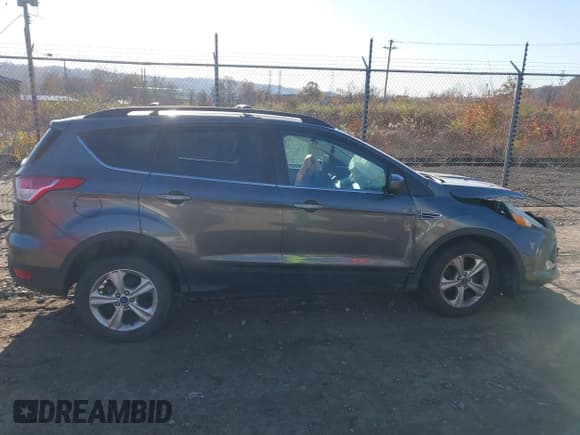 ✅ 2013 Ford Escape SE • VIN: 1FMCU9GX0DUB21744 • Lot: 43673366. Wystawiony na IAAI z przebiegiem 120 433 mil. Bezpłatny archiwum sprzedaży aukcyjnych z USA i szczegółowy raport historii pojazdu na DreamBid. Zdjęcie 14.