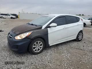 ✅ 2013 Hyundai Accent GS • VIN: KMHCT5AE0DU106454 • Лот: 76080744. Опубликован ранее на Copart с пробегом 180 514 миль. Бесплатный доступ к архиву аукционных продаж из США и подробный отчёт об истории автомобиля на DreamBid. Изображение 1.