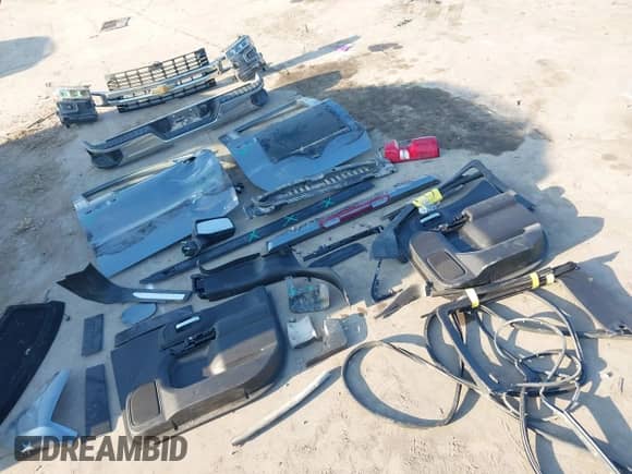 2022 Chevrolet Silverado 1500 LT z VIN 3GCPWCED5NG138842, wystawiony jako IAAI lot #41485587 z przebiegiem 74 967 mil mil oraz . Historia ofert i sprzedaży dostępna na DreamBid. Obrazek 12.