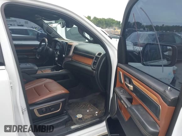 ✅ 2020 Ram 1500 Longhorn • VIN: 1C6SRFST8LN137579 • Lot: 42839039. Listed on IAAI with 129,013 mi. Free auction sales archive from the USA and detailed vehicle history report at DreamBid. Image 5.