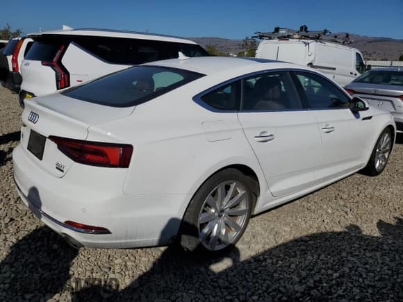 ✅ 2018 Audi A5 Sportback Premium Plus • VIN: WAUBNCF50JA135616 • Лот: 85399005. Опубликован ранее на Copart с пробегом 59 405 миль. Бесплатный доступ к архиву аукционных продаж из США и подробный отчёт об истории автомобиля на DreamBid. Изображение 3.