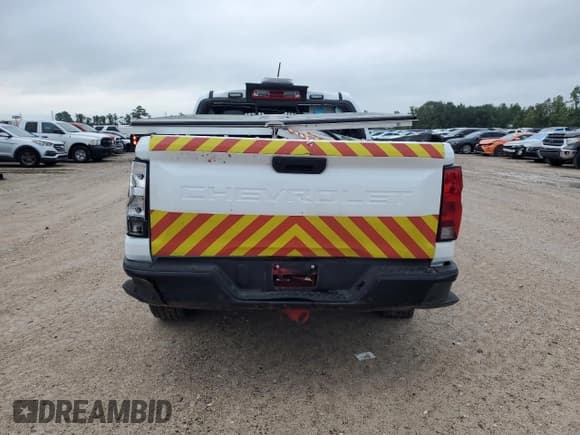 ✅ 2023 Chevrolet Colorado 2WD Work Truck • VIN: 1GCGSBEC8P1255524 • Лот: 69118804. Опубликован ранее на Copart с пробегом 14 198 миль. Бесплатный доступ к архиву аукционных продаж из США и подробный отчёт об истории автомобиля на DreamBid. Изображение 6.