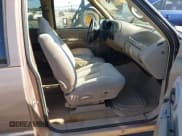 ✅ 1996 GMC Sierra 1500 • VIN: 1GTEC19R0TE524941 • Lot: 42827420. Wystawiony na IAAI z przebiegiem 186 246 mil. Bezpłatny archiwum sprzedaży aukcyjnych z USA i szczegółowy raport historii pojazdu na DreamBid. Zdjęcie 5.