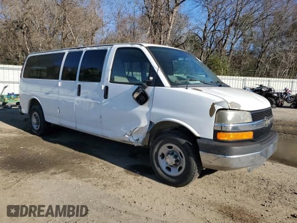 ✅ 2010 Chevrolet Express Passenger LT • VIN: 1GA2G1DG2A1148818 • Lot: 46236375. Wystawiony na Copart z przebiegiem 142 954 mil. Bezpłatny archiwum sprzedaży aukcyjnych z USA i szczegółowy raport historii pojazdu na DreamBid. Zdjęcie 4.