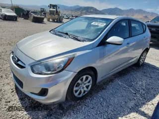 2014 Hyundai Accent GS z VIN KMHCT5AE4EU181238, wystawiony jako Copart lot #80748185 z przebiegiem 94 942 mil mil oraz Szkoda całkowita • Salvage title. Historia ofert i sprzedaży dostępna na DreamBid. Obrazek 1.