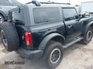 ✅ 2021 Ford Bronco • VIN: 1FMDE5CHXMLA64063 • Lot: 41944864. Wystawiony na IAAI z przebiegiem 30 109 mil. Bezpłatny archiwum sprzedaży aukcyjnych z USA i szczegółowy raport historii pojazdu na DreamBid. Zdjęcie 4.